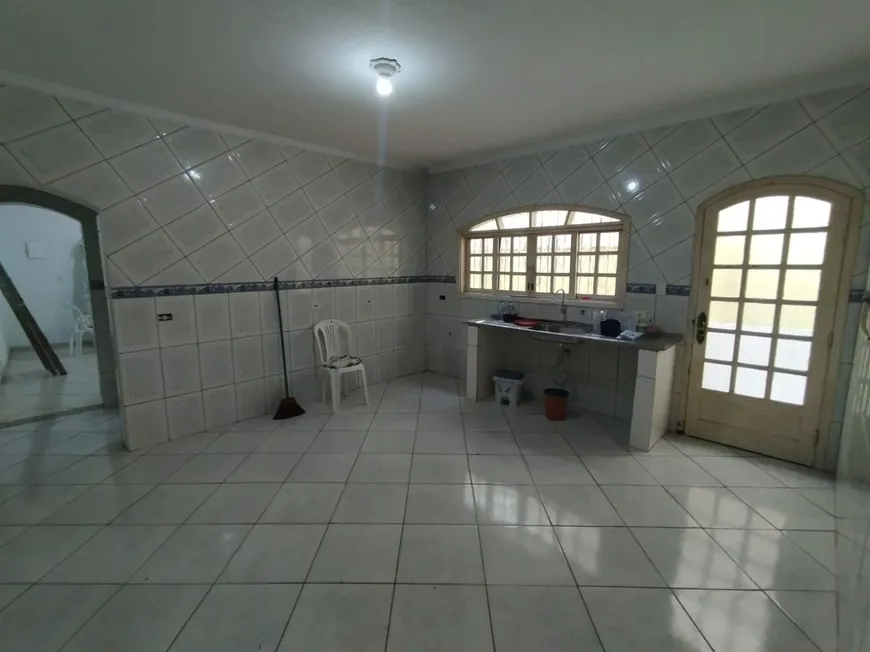 Foto 1 de Casa com 2 Quartos à venda, 249m² em Vila Açoreana, Poá