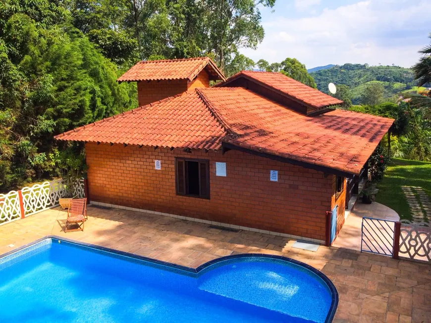 Foto 1 de Fazenda/Sítio com 6 Quartos à venda, 400m² em Chacara Arantes, Mairiporã