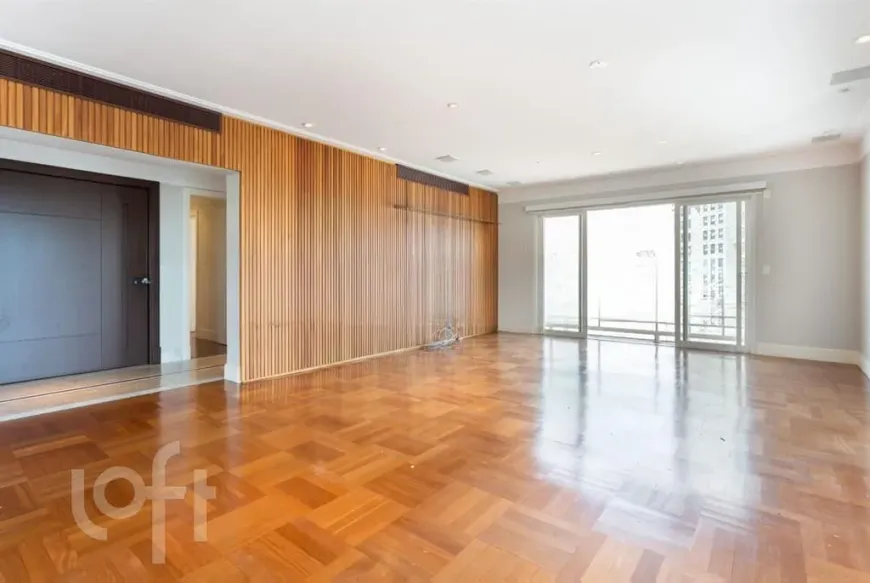Foto 1 de Apartamento com 3 Quartos à venda, 274m² em Jardim Europa, São Paulo