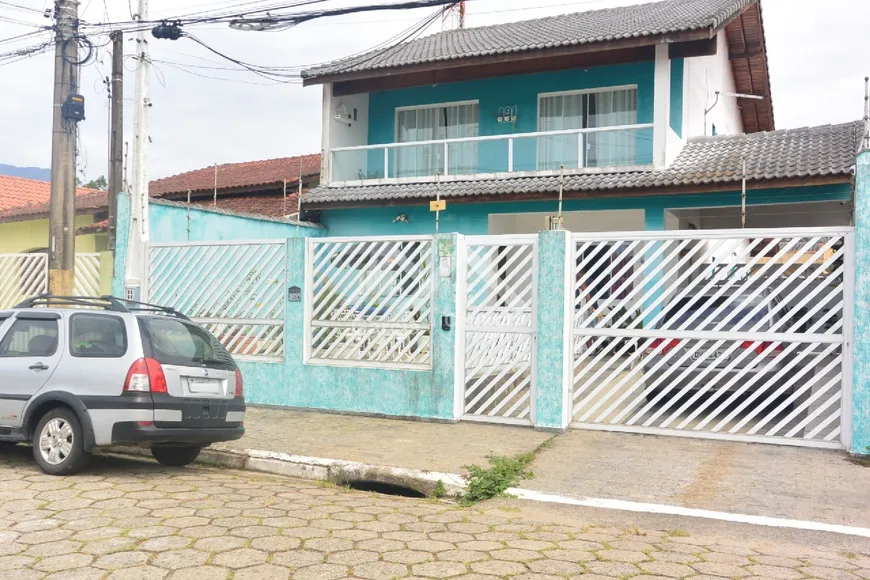 Foto 1 de Sobrado com 4 Quartos à venda, 191m² em Centro, Peruíbe