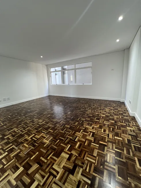 Foto 1 de Apartamento com 3 Quartos à venda, 134m² em Cabral, Curitiba