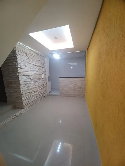 Foto 1 de Casa com 2 Quartos à venda, 90m² em Santa Mônica, Belo Horizonte