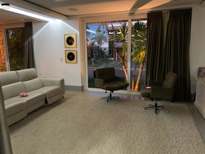 Foto 1 de Casa de Condomínio com 4 Quartos à venda, 614m² em Jardim Itália, Cuiabá