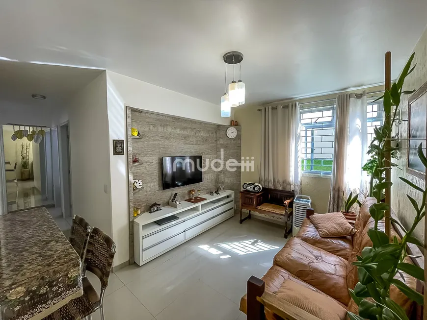 Foto 1 de Apartamento com 3 Quartos à venda, 53m² em Uberaba, Curitiba