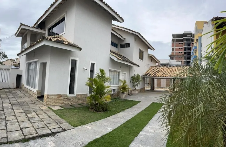 Foto 1 de Casa com 4 Quartos à venda, 465m² em Riviera Fluminense, Macaé