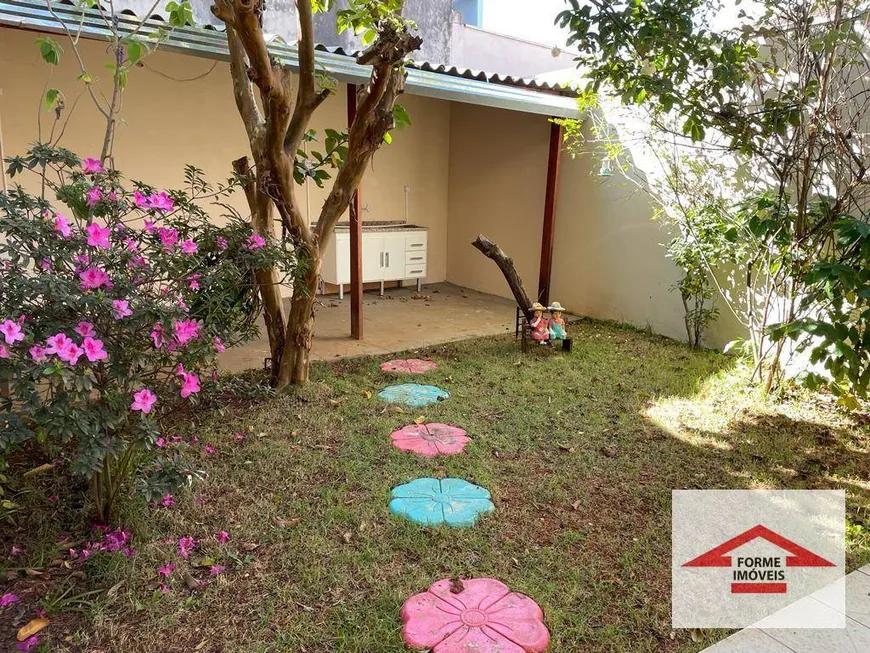 Foto 1 de Casa com 2 Quartos à venda, 139m² em Vila Galvao, Jundiaí