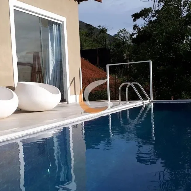 Foto 1 de Casa com 3 Quartos à venda, 250m² em Nogueira, Petrópolis