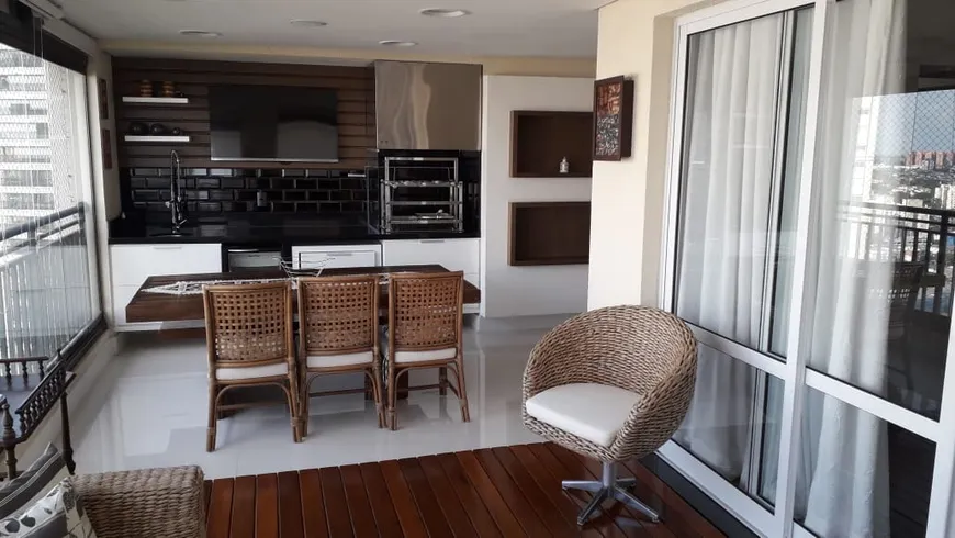 Foto 1 de Apartamento com 3 Quartos para alugar, 190m² em Alto Da Boa Vista, São Paulo