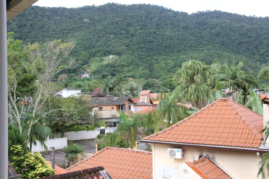 Foto 1 de Casa com 3 Quartos à venda, 190m² em Cacupé, Florianópolis