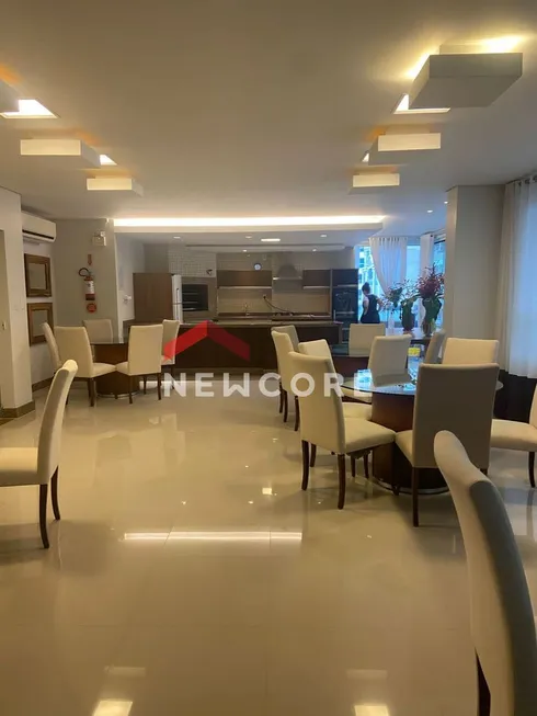 Foto 1 de Apartamento com 4 Quartos à venda, 202m² em Meia Praia, Itapema