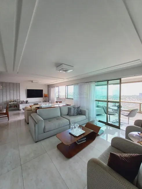 Foto 1 de Apartamento com 4 Quartos à venda, 188m² em Torreão, Recife