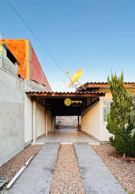 Foto 1 de Casa com 2 Quartos à venda, 73m² em Espinheiros, Itajaí