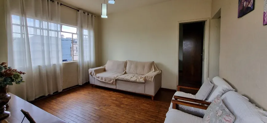 Foto 1 de Casa com 6 Quartos à venda, 293m² em Ipiranga, Belo Horizonte