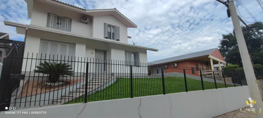 Foto 1 de Casa com 3 Quartos à venda, 210m² em Champanhe, Garibaldi