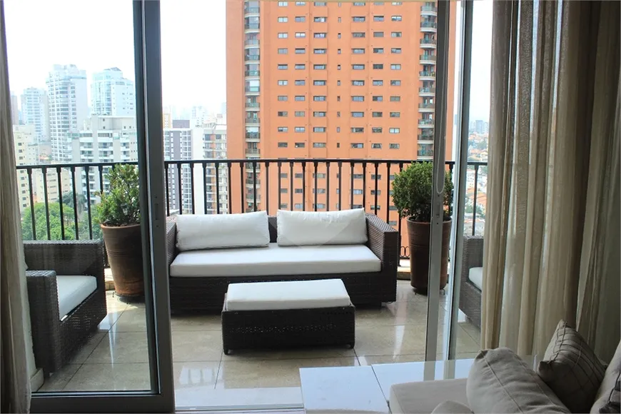 Foto 1 de Apartamento com 5 Quartos à venda, 327m² em Chácara Klabin, São Paulo