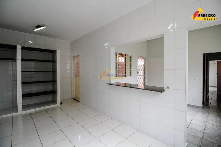 Foto 1 de Casa com 2 Quartos à venda, 68m² em Santa Tereza, Divinópolis