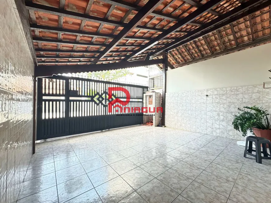Foto 1 de Casa com 2 Quartos à venda, 97m² em Cidade Ocian, Praia Grande