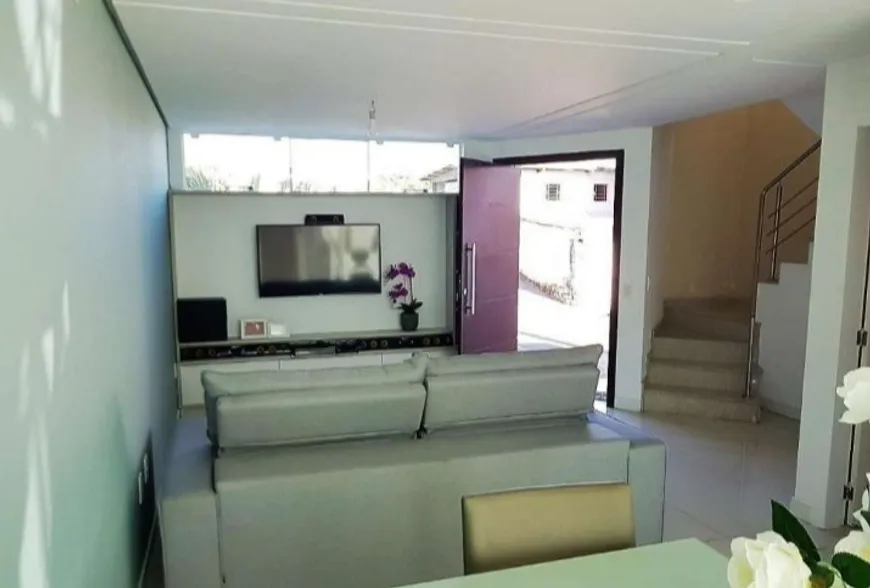 Foto 1 de Casa com 3 Quartos à venda, 161m² em Agronômica, Florianópolis