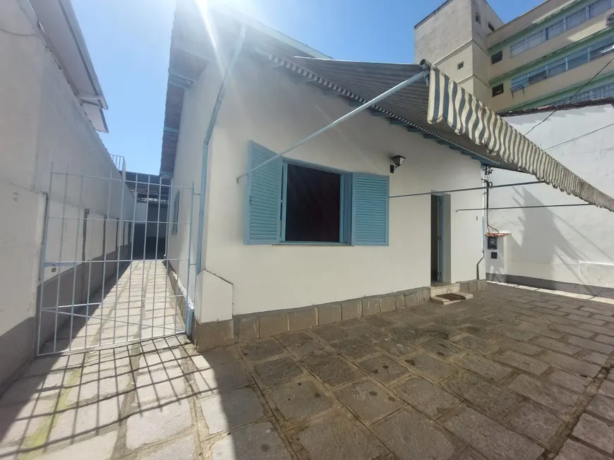 Foto 1 de Casa com 4 Quartos para alugar, 170m² em Varzea, Teresópolis