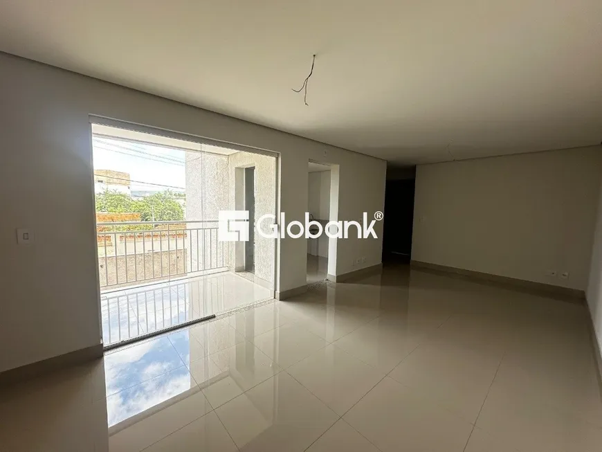 Foto 1 de Apartamento com 3 Quartos para alugar, 78m² em São José, Montes Claros