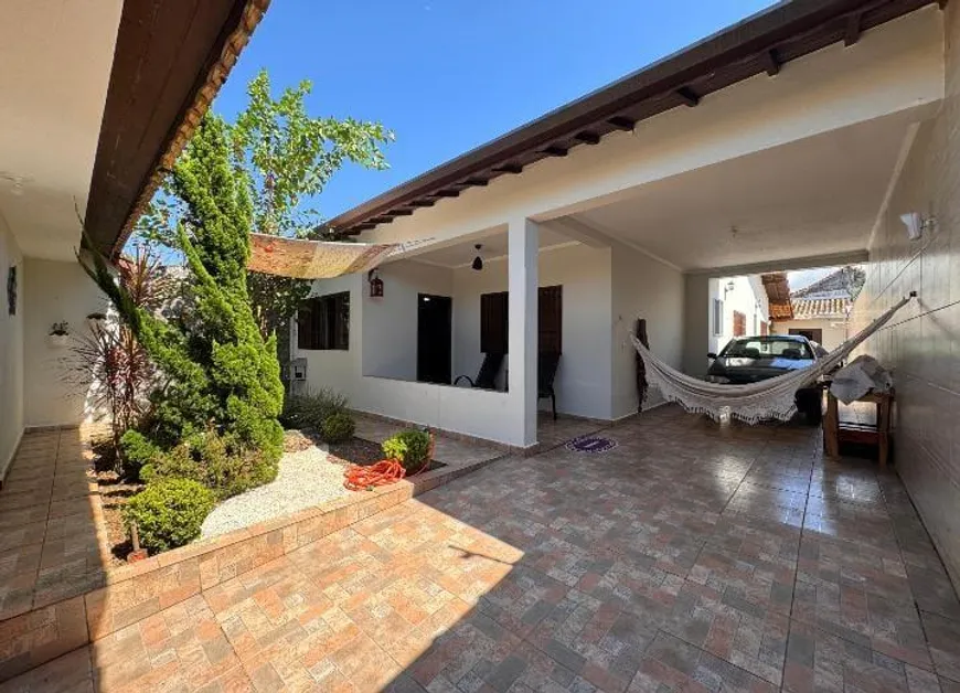 Foto 1 de Casa com 3 Quartos à venda, 167m² em Balneário Gaivota, Itanhaém