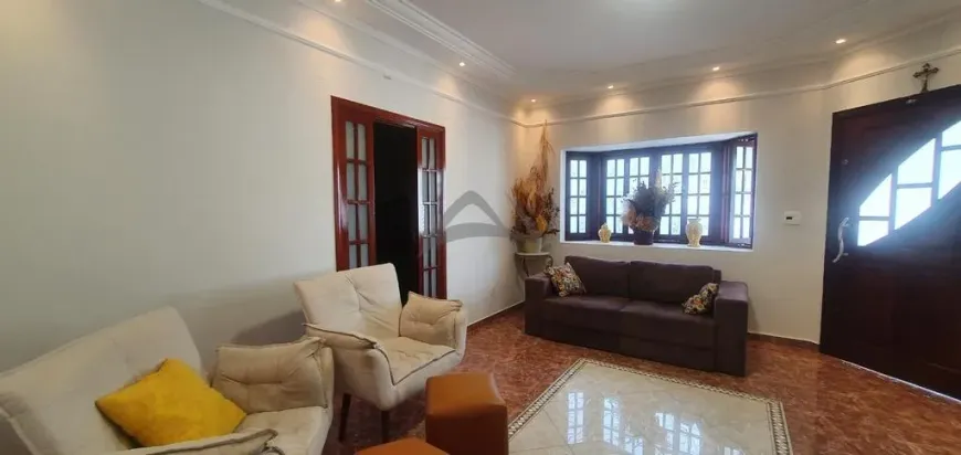 Foto 1 de Casa com 3 Quartos à venda, 164m² em Jardim Nova Europa, Campinas