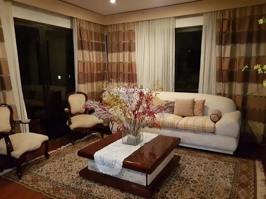Foto 1 de Apartamento com 4 Quartos à venda, 287m² em Jardim Vitoria Regia, São Paulo