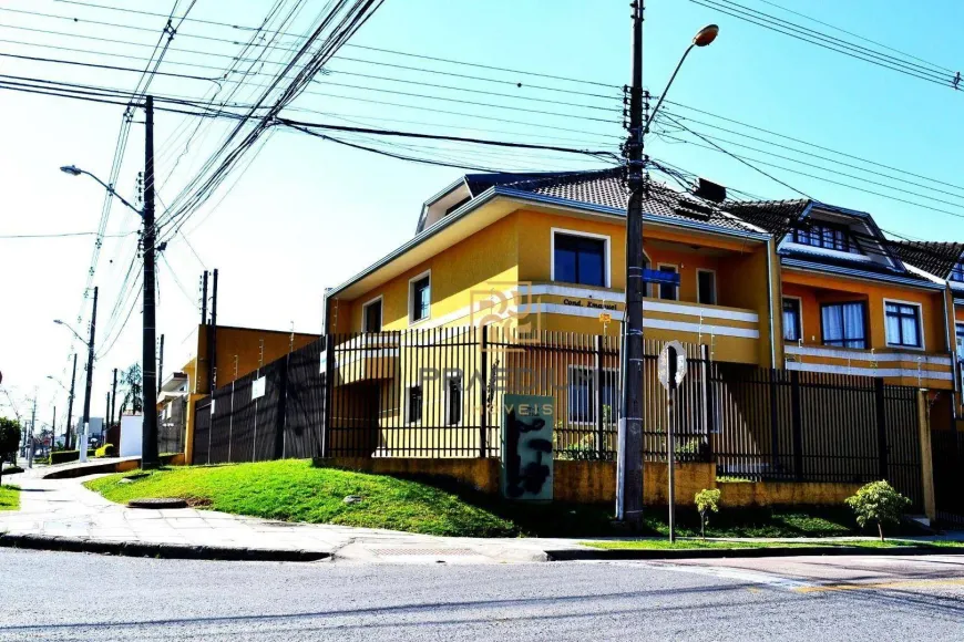 Foto 1 de Sobrado com 3 Quartos à venda, 194m² em Capão Raso, Curitiba