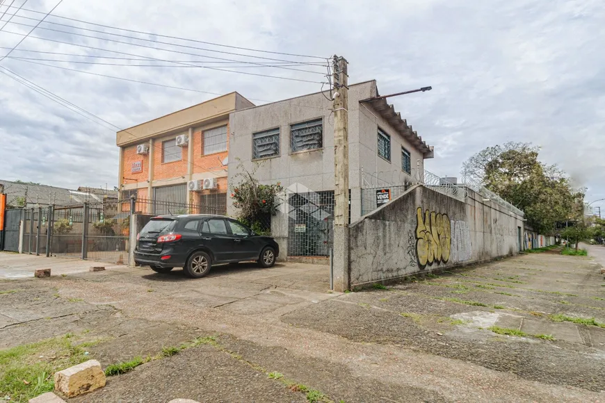 Foto 1 de Galpão/Depósito/Armazém à venda, 327m² em Navegantes, Porto Alegre