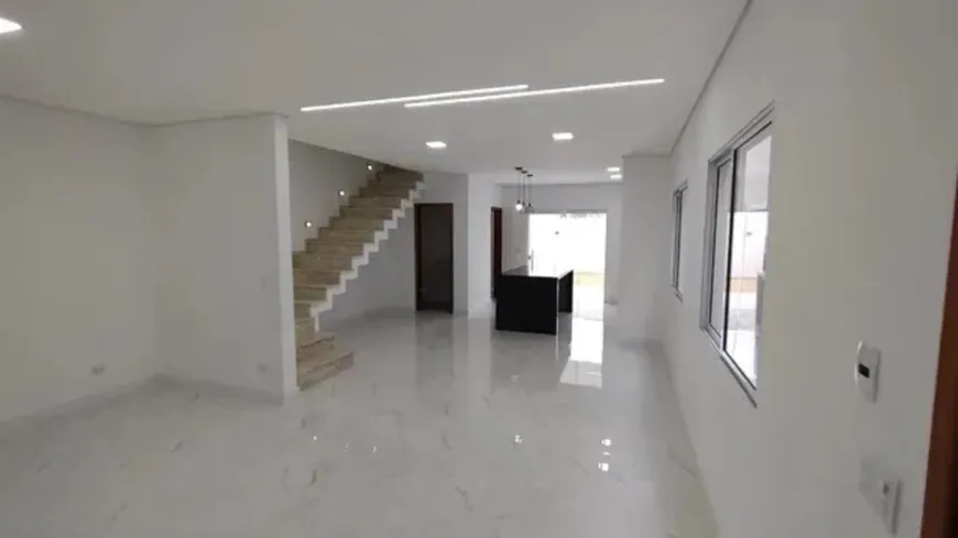 Foto 1 de Sobrado com 3 Quartos à venda, 175m² em Loteamento Villa Branca, Jacareí