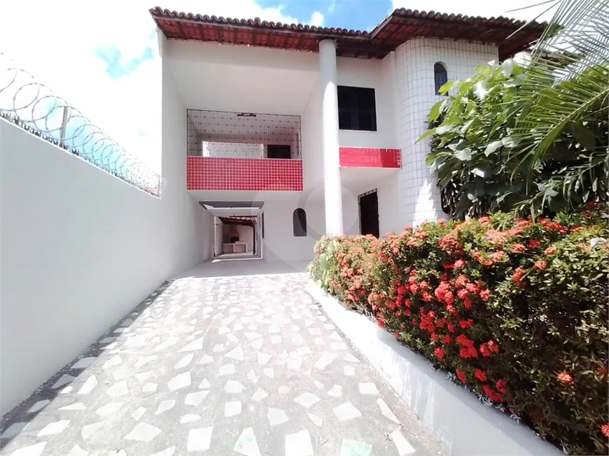Foto 1 de Casa com 4 Quartos à venda, 249m² em Parque Manibura, Fortaleza