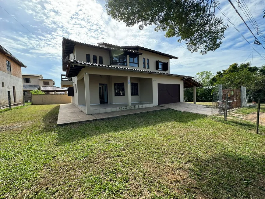 Foto 1 de Casa com 5 Quartos para alugar, 250m² em Olaria, Canoas