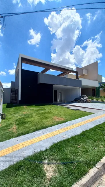 Foto 1 de Casa de Condomínio com 4 Quartos à venda, 360m² em Residencial Condomínio Jardim Veneza, Senador Canedo