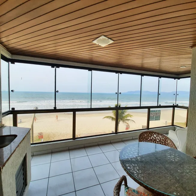 Foto 1 de Apartamento com 3 Quartos para alugar, 110m² em Meia Praia, Itapema