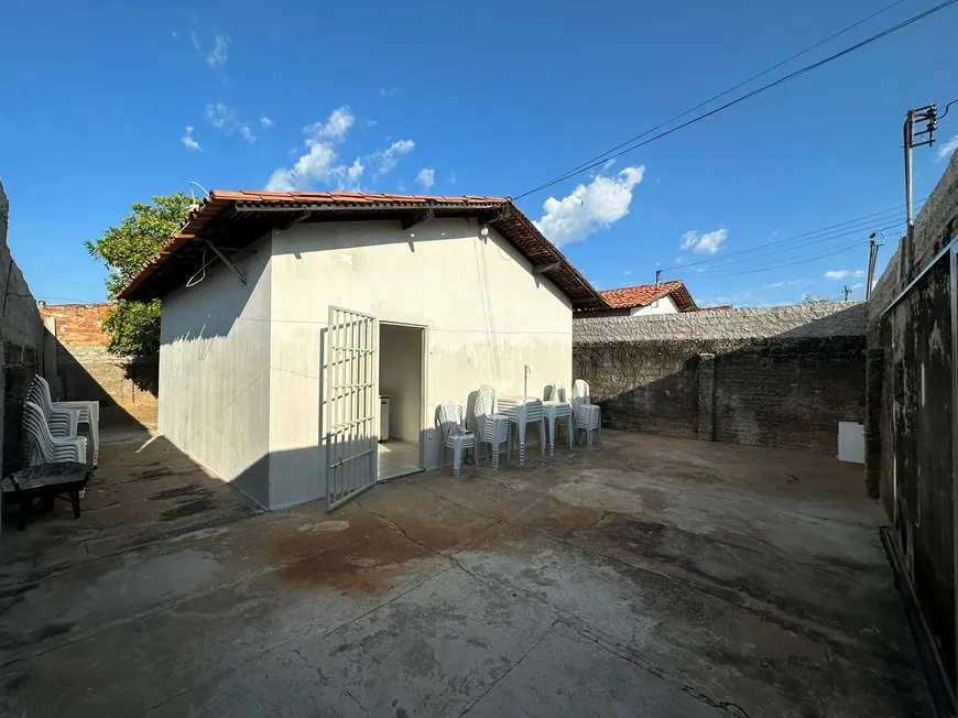 Foto 1 de Casa com 2 Quartos à venda, 200m² em Dirceu, Teresina