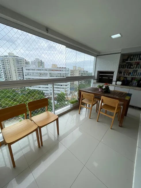 Foto 1 de Apartamento com 4 Quartos à venda, 131m² em Alphaville I, Salvador