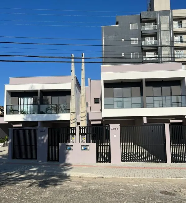 Foto 1 de Sobrado com 3 Quartos à venda, 97m² em Santo Antônio, Joinville