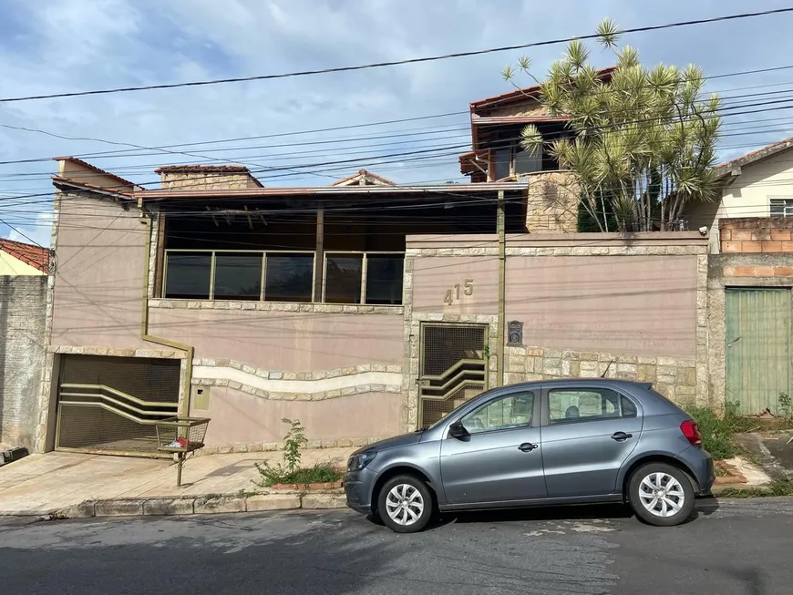 Foto 1 de Casa com 3 Quartos à venda, 252m² em Alto das Flores, Betim