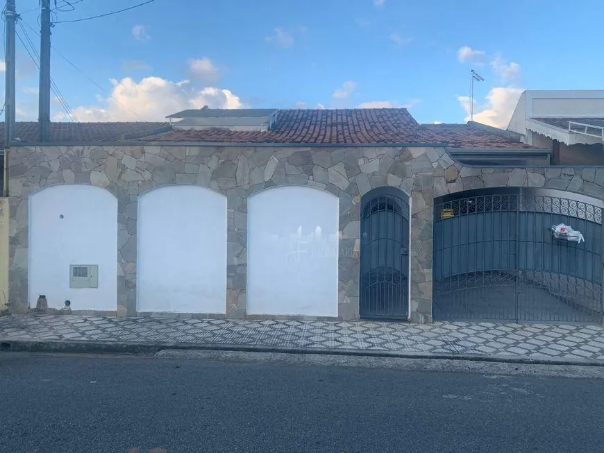 Foto 1 de Casa com 2 Quartos à venda, 180m² em Jardim Independência, Taubaté