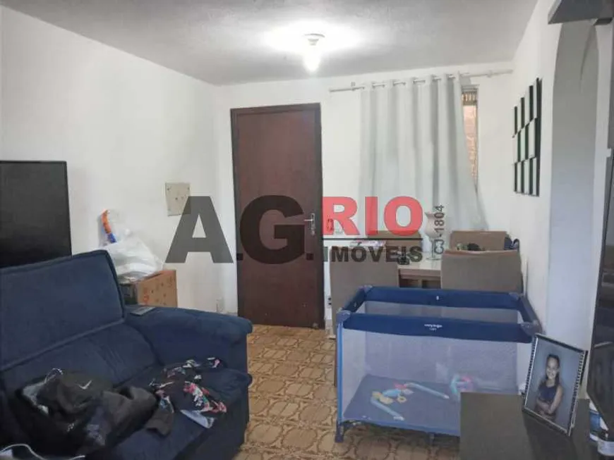 Foto 1 de Apartamento com 3 Quartos à venda, 60m² em Marechal Hermes, Rio de Janeiro