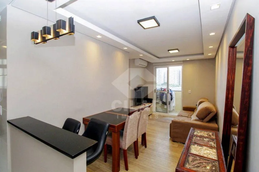 Foto 1 de Apartamento com 3 Quartos à venda, 63m² em São Sebastião, Porto Alegre