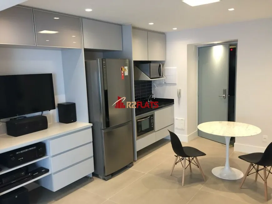 Foto 1 de Flat com 1 Quarto à venda, 43m² em Vila Olímpia, São Paulo