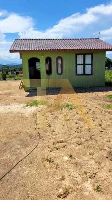 Foto 1 de Casa com 1 Quarto à venda, 49m² em Sambaqui, Imbituba