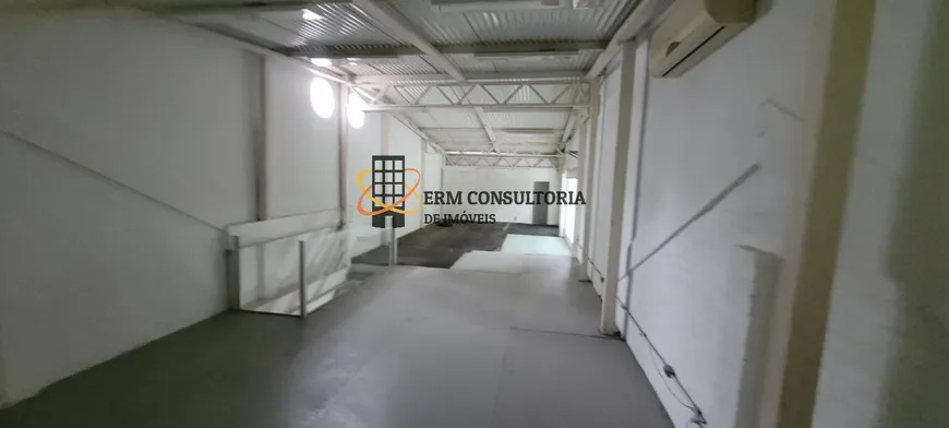 Foto 1 de Galpão/Depósito/Armazém à venda, 250m² em Cerqueira César, São Paulo