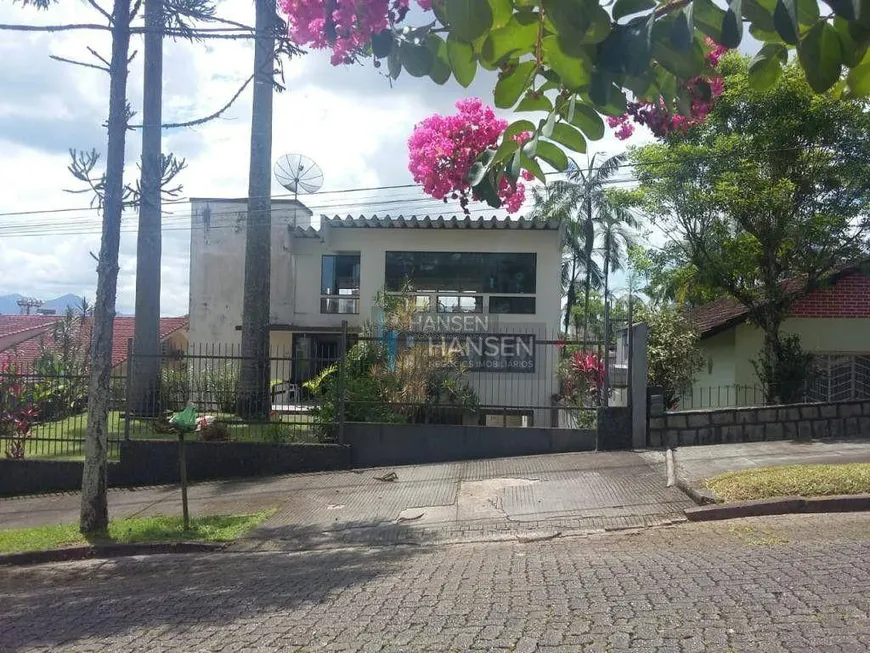 Foto 1 de Sobrado com 6 Quartos à venda, 520m² em Saguaçú, Joinville