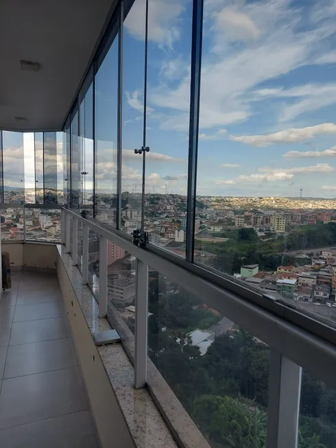 Foto 1 de Apartamento com 3 Quartos à venda, 190m² em Parque das Acácias, Conselheiro Lafaiete