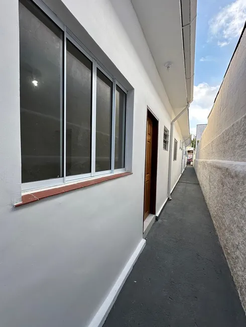 Foto 1 de Casa com 1 Quarto para alugar, 40m² em Veleiros, São Paulo