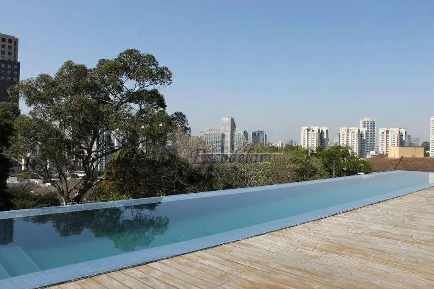 Foto 1 de Casa com 4 Quartos à venda, 900m² em Cidade Jardim, São Paulo