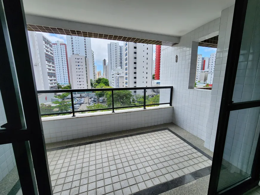 Foto 1 de Apartamento com 4 Quartos à venda, 136m² em Boa Viagem, Recife