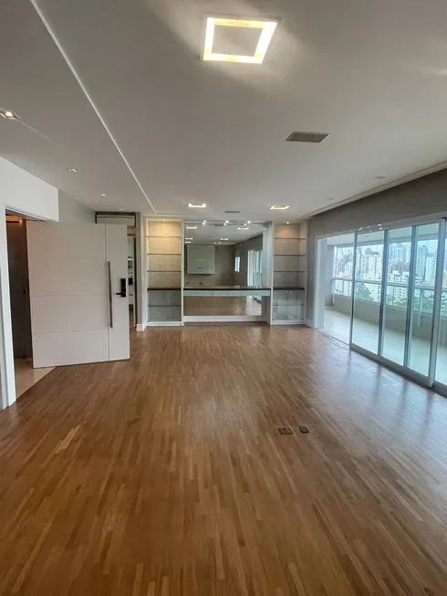 Foto 1 de Apartamento com 3 Quartos à venda, 211m² em Panamby, São Paulo